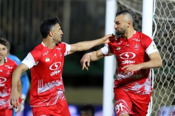 تصاویر؛ سردار دورسون همچنان به یاد پرسپولیس