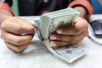 بازار در برزخ؛ هیچ کس نمی‌داند چه اتفاقی در راه است