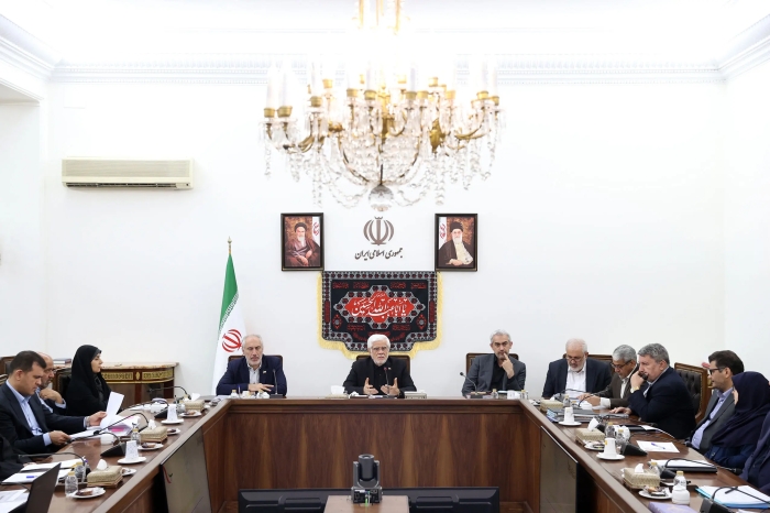 عارف: با کسی به دنبال جنگ نیستیم؛ مشکلات با گفت‌وگو قابل حل است