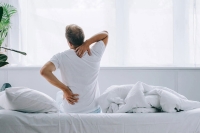 علائم هشداردهنده در ناحیه گردن/ نحوه خوابیدن مناسب برای پیشگیری از آسیب ستون فقرات