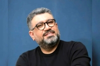 عکس یادگاری با ابتذال؛ سمت غلطی ایستادید آقای رشیدپور!