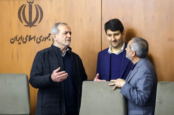 اعتراض تند کیهان به دولت پس از استرداد لایحه جنجالی؛ مجری اوامر «دولت سایه» شده‌اید