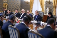 دستان خالی دولت در میدان رسانه؛ نقدی بر عملکرد تیم اطلاع‌رسانی دولت