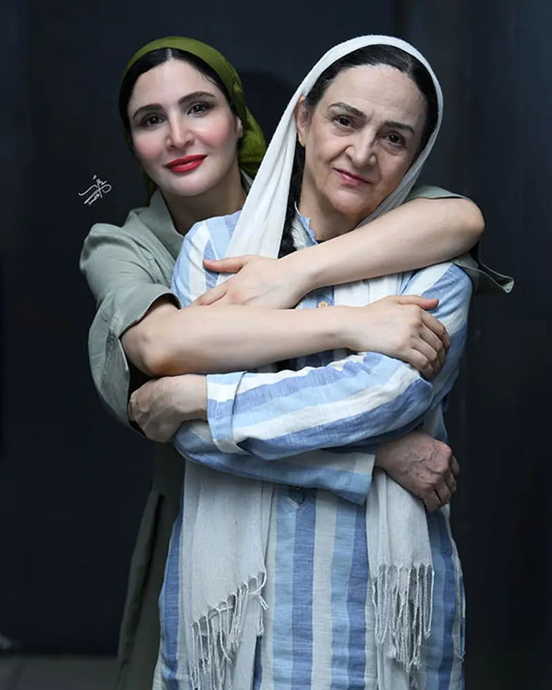 گلاب آدینه و نورا هاشمی