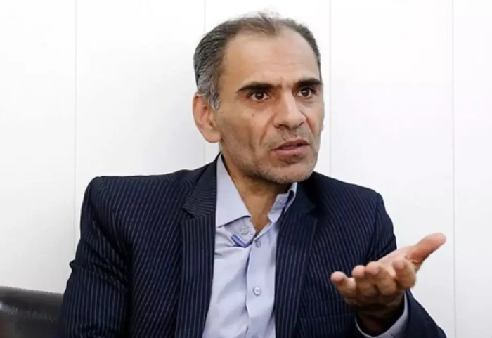 «قران» مرده به دنیا خواهد آمد / مجلس سر خود را با حذف 4 صفر سرگرم کرده است/ حذف 4 صفر بدون مهار تورم بی معناست