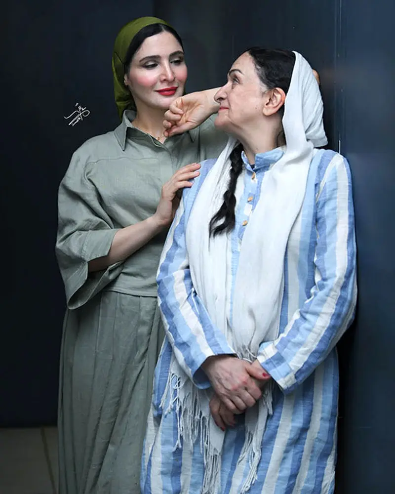 گلاب آدینه و نورا هاشمی