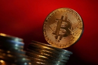 بیت‌کوین در خطر؛ ماینرها در حال فروش هستند