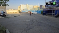 حضور عجیب دو اسب سرگردان مقابل کمپ تمرینی استقلال!