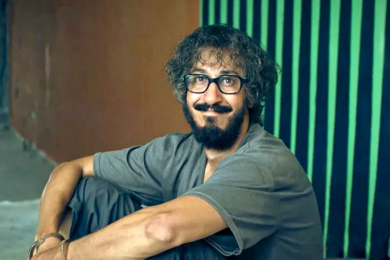 مرد عینکی