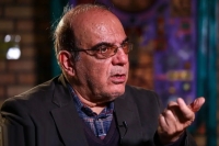 عباس عبدی: آیا به غربی‌ها هم حق می‌دهیم که حجاب را ممنوع کنند؟