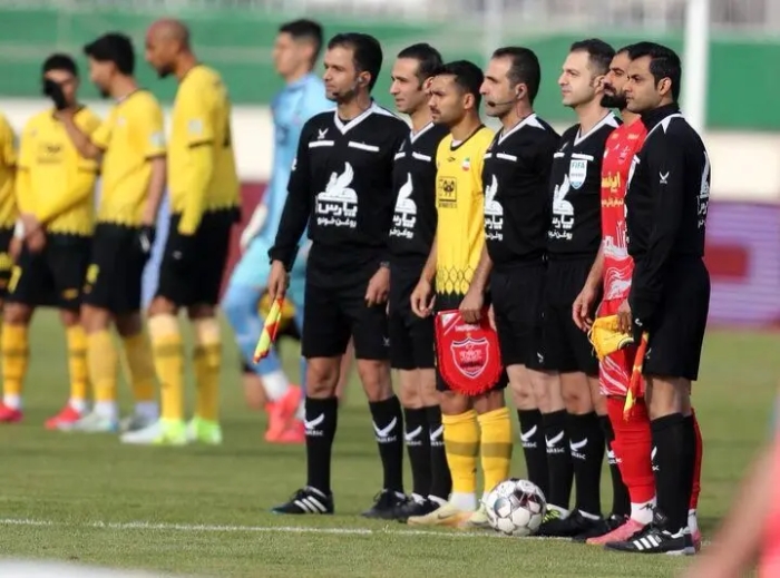 تصویر؛ پوستر سپاهان برای بازی مقابل پرسپولیس با الهام از استاد فرشچیان