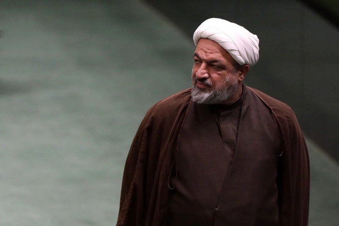 از آقازاده‌هایی که پای توییتر هستند تا رسایی؛ درخواست روزنامه اصولگرا برای محاکمه