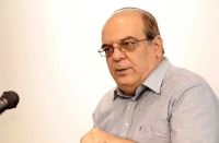 انتقاد عباس عبدی به اصولگرایان: ریاکاری نکنید/ والا شما هم در زیان‌هایی که به این نظام وارد خواهد شد، شریک هستید