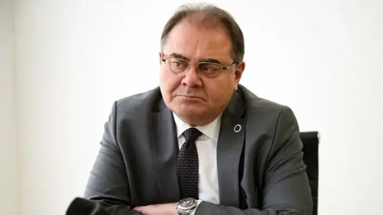 آرش نجفی