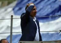 مدیرعامل استقلال خوزستان بعد از گل دوم با آب قند سرحال شد!