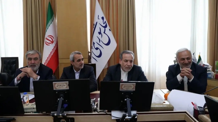 جلسه اضطراری کمیسیون امنیت ملی مجلس با عراقچی