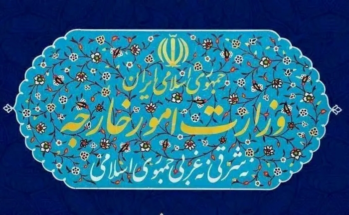عشق دوربین‌ها خود را به نفهمی می‌زنند؟/ می‌خواهند وزیرخارجه یقه دیگران را بگیرد