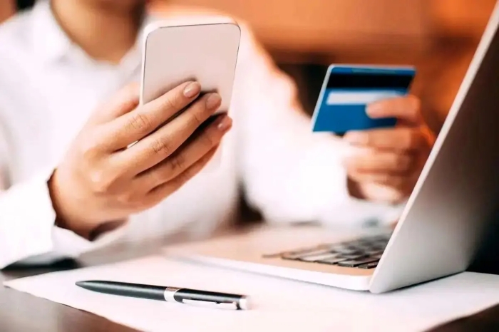 کلاهبرداری با عنوان بیمه ایام کرونا!/ بازنشستگان و بیمه‌شدگان مراقب این تماس‌ها باشند