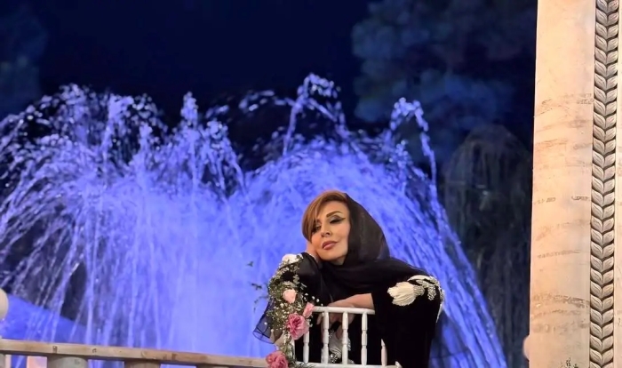 مرجانه گلچین با استایلی شیک در آتلیه عکاسی