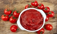 با این ترفند خانگی، دیگر رب گوجه‌فرنگی کپک نمی‌زند