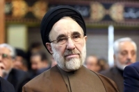 تصاویر جدید از سیدمحمد خاتمی بر مزار پدرش