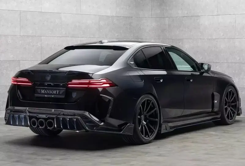 بی‌ام‌و M5 منصوری