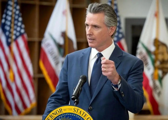 عکس تحقیرآمیز ترامپ که فرماندار کالیفرنیا منتشر کرد