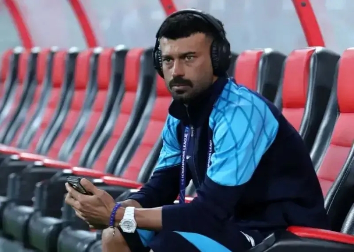 جایی که رامین رضاییان با هدفون به آن عادت کرده: نیمکت!