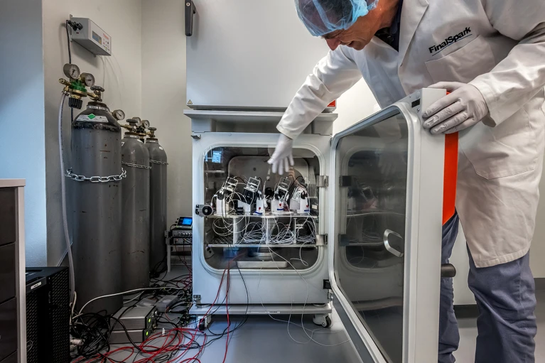 رایانه‌هایی که با سلول‌های مغز انسان کار می‌کنند