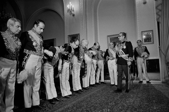 (تصاویر) کمپین انتخاباتی امیرعباس هویدا