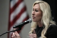 چهره محبوب ترامپ خود را کنار کشید