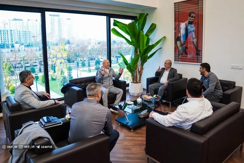 علیرضا دبیر