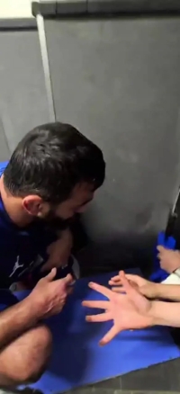 ببینید؛ شورت ورزشی و پیراهن حسن یزدانی را هم گرفتند!