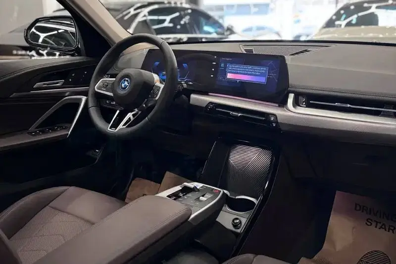 بیامو iX1 2025 - کابین