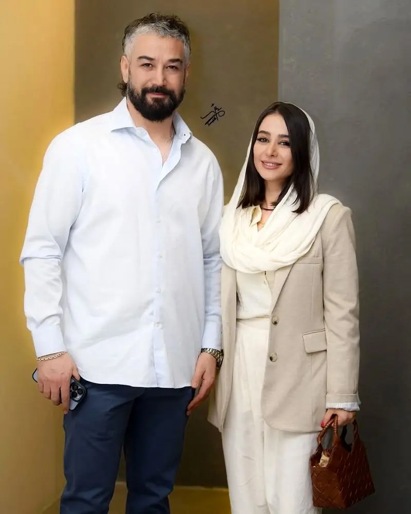 الناز-حبیبی-در-کنار-برادرش-1