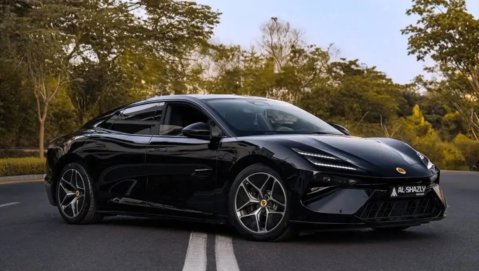 هیولای الکتریکی لوتوس اِمیا 2025 رسما وارد خاورمیانه شد