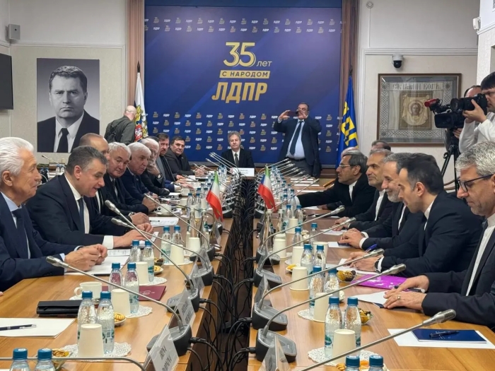 (عکس) حضور عراقچی در مجلس دومای روسیه