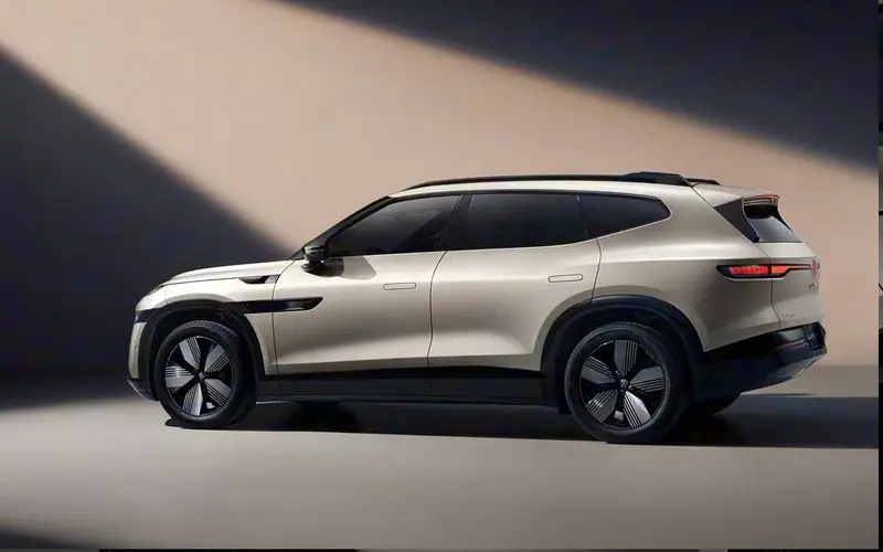 فولکس ID.Unyx 08