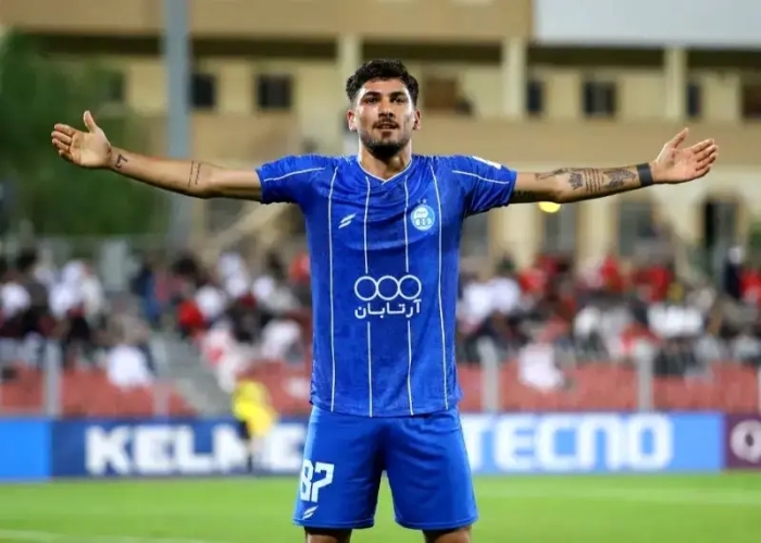 پوشش زنده؛ المحرق مقابل استقلال [ 0 - 2 ] / گلزنی نازوم برای آبی‌ها