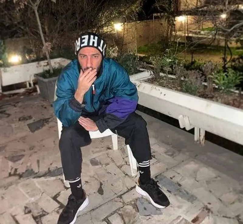 نوید محمدزاده