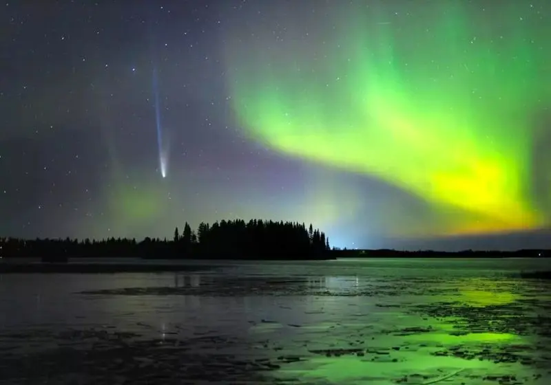 شفق قطبی 2025