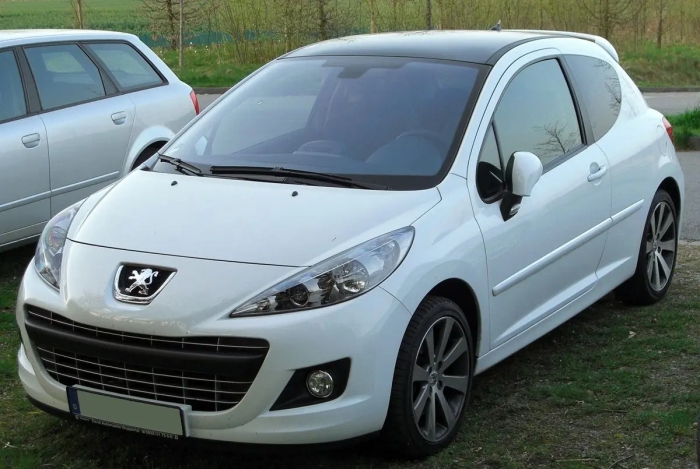 قیمت محصولات ایران‌خودرو امروز چهارشنبه 10 دی 1404/ افت قیمت پژو 207 در بازار