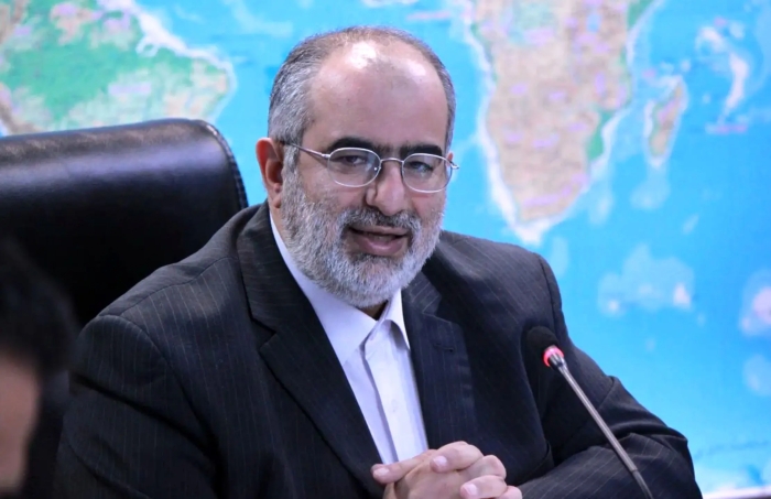 حسام‌الدین آشنا: پشتیبان ایران باشیم