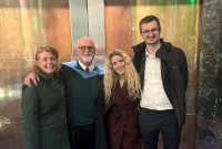 پدر 70 ساله و دخترش همزمان از دانشگاه فارغ‌التحصیل شدند