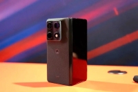 اولین گوشی تاشوی کتابی موتورولا با نمایشگر 8.1 اینچی رونمایی شد