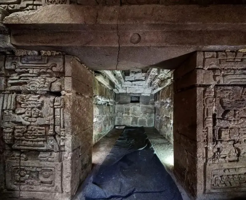 مقبره جغدنشان