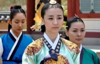 چهره «ملکه اینهیون» در اتاق گریم سریال دونگ یی