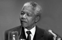 درسی از ماندلا؛ روزی که یک سفیدپوست، یک سیاهپوست را ترور کرد