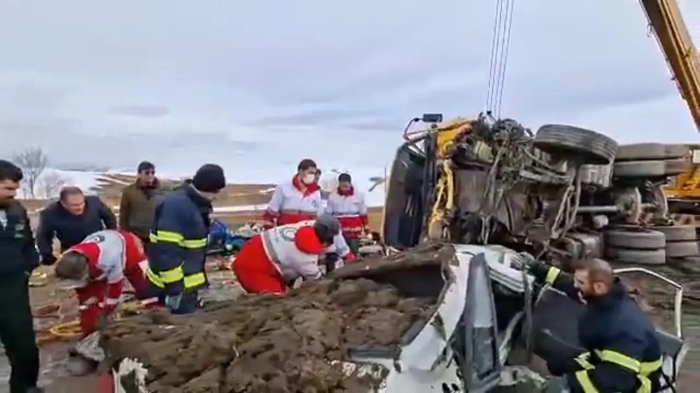 تصادف زنجیره‌ای در محور دیواندره- سقز، سه نفر جان باختند