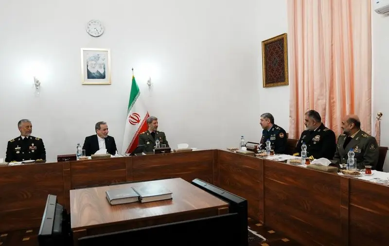 دیدار عراقچی با فرماندهان ارتش